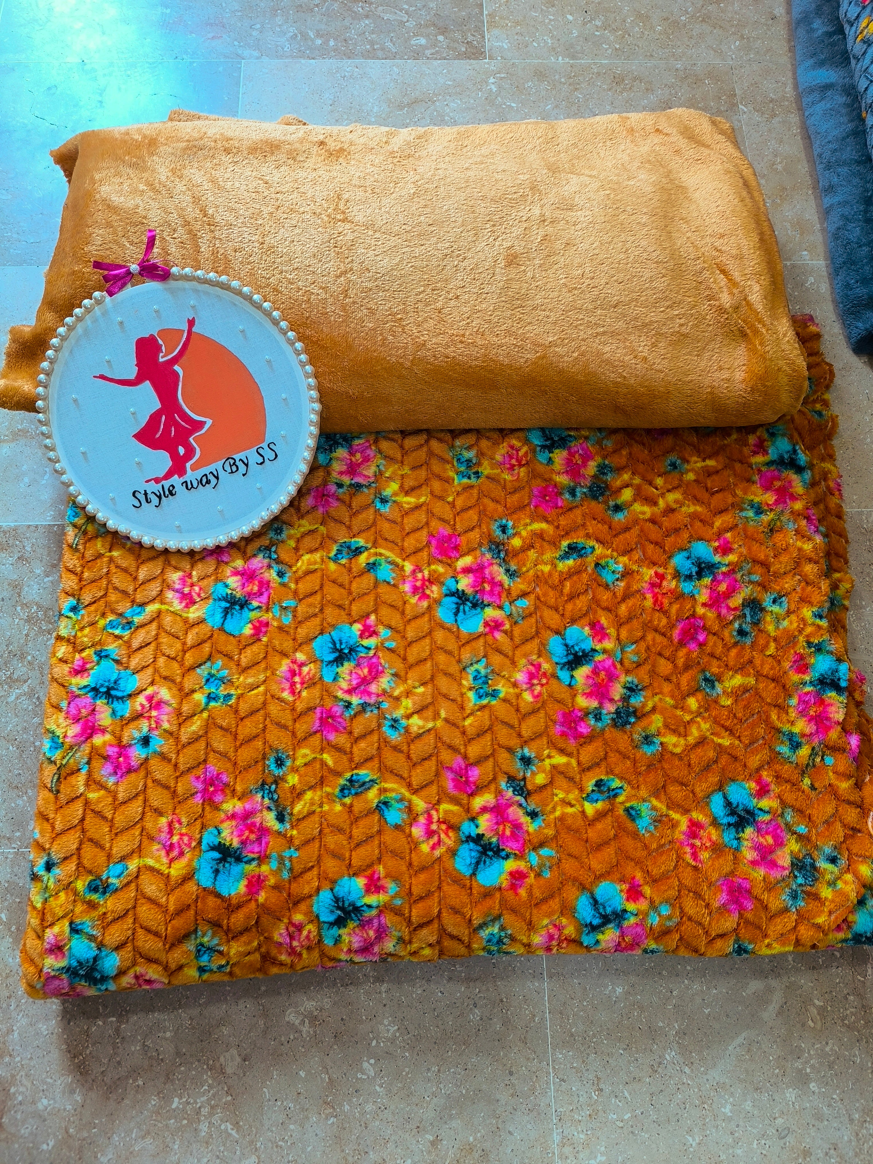 Wavy 3D Floral Wool